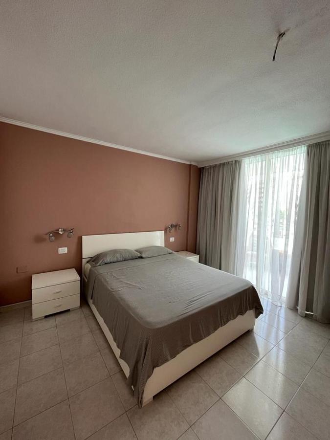 Cozy Apartment Near The Beach Playa de las Americas  Exteriör bild